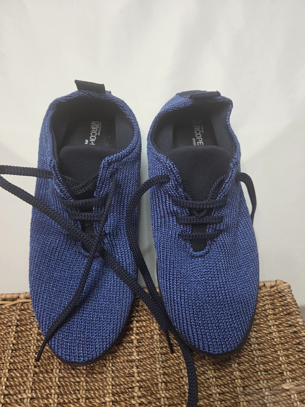 Arcopedico Men’s Navy and Black Knit Lace-Up Sneakers